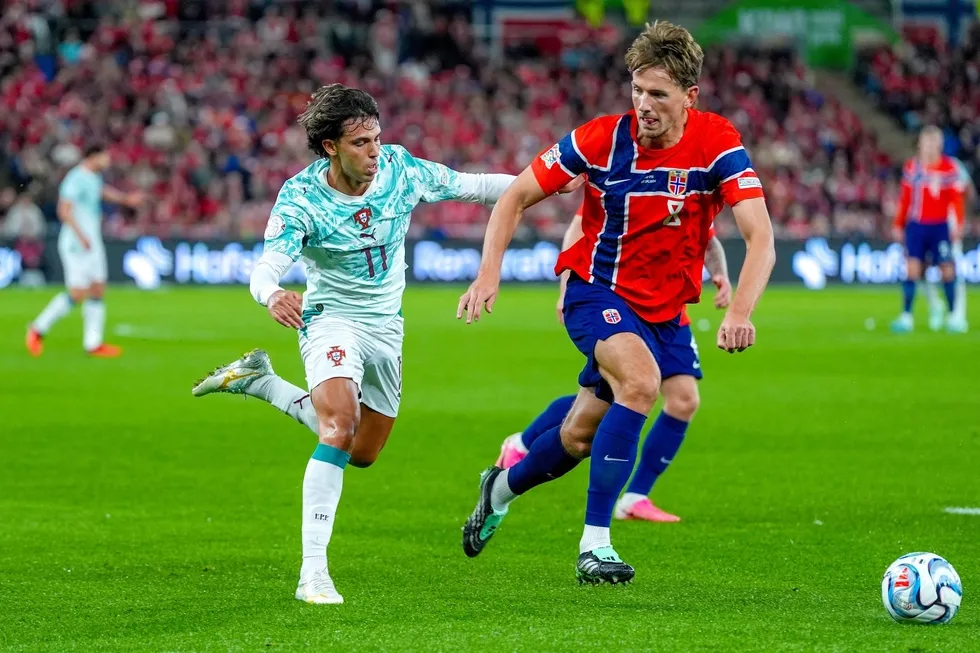 portekiz-deplasmanda-norveci-2-1-yendi-ve-3-puani-kapti-1790542037272.jpg Portekiz konuk olduğu Norveç maçında 3 puanı 2 golle aldı - 1