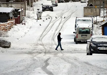 Kars nisanda beyaza büründü