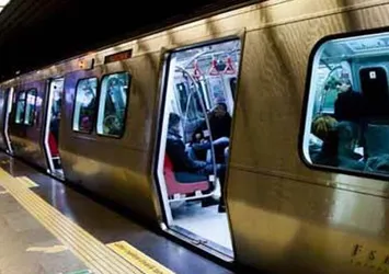 Metro duman altı oldu! Girişler kapatıldı