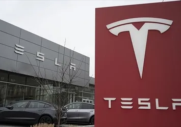 Trump ile Musk arasındaki tartışma büyüyor! Tesla hisseleri değer kaybetti