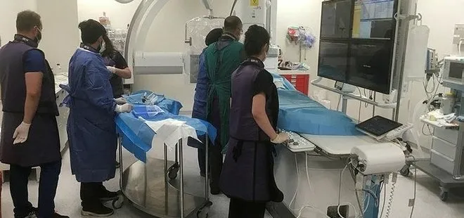 Başakşehir Çam ve Sakura Hastanesi’nde dünyaya parmak ısırtan ameliyat