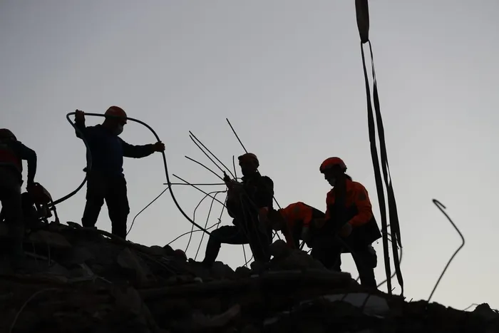 İzmir’de peş peşe mucize kurtuluşlar!