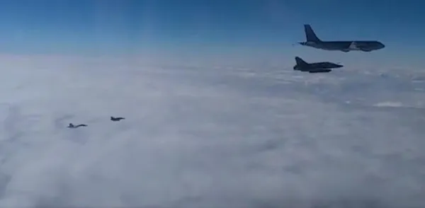 Rus ve Fransız savaş jetleri savaşın eşiğine geldi! Dünya korku dolu gözlerle seyretti - 16