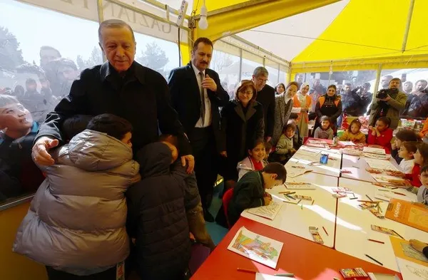 Ekrem İmamoğlu’ndan Başkan Erdoğan üzerinden kırpılmış video ile algı operasyonu! AK Parti’den sert tepki: Agorafobiye yakalanan misafir başkan