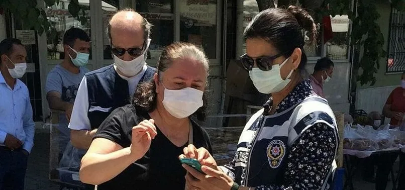 Vatandaşlar pazarın yolunu tuttu! Giriş ve çıkışlar bariyerlerle kapatıldı