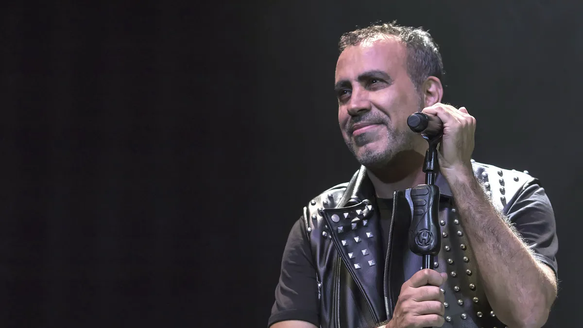 Ünlü sanatçıdan üzen haber! Haluk Levent hastaneye kaldırıldı