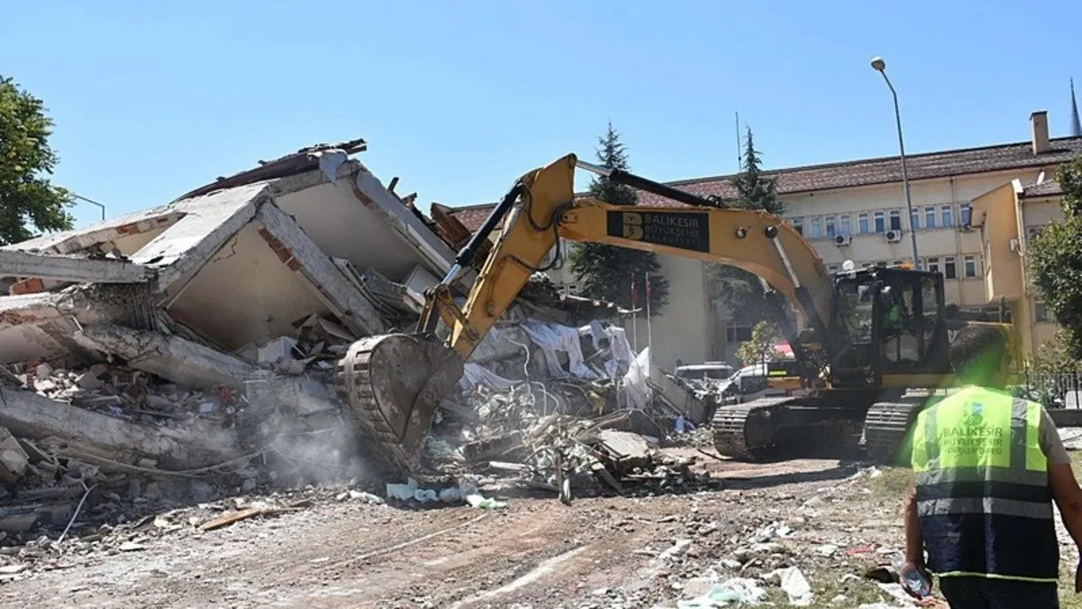 Sındırgı depreminde çarpıcı gerçek! Daha büyük olmasını bariyer engelledi