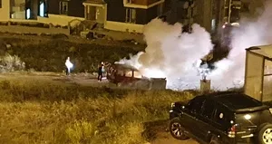 Otomobil alevlere teslim oldu!