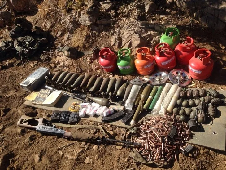 Şemdinli’de PKK’ya ait çok sayıda silah ve mühimmat ele geçirildi