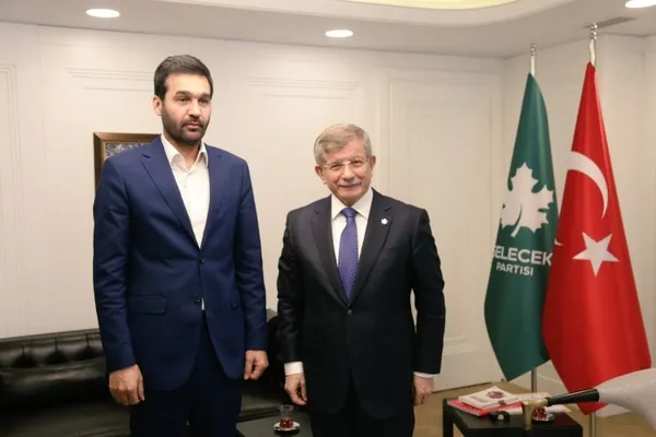 ahmet-davutoglu-teror-sevici-metin-piraniyi-agirladi-1674071700846.jpg Ahmet Davutoğlu terör sevici Metin Pirani'yi ağırladı - 1