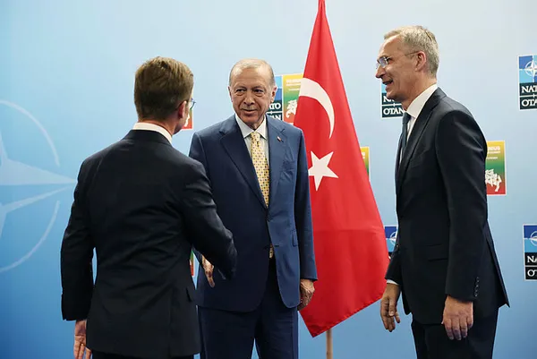 NATO Genel Sekreteri Stoltenberg: Erdoğan en kısa sürede İsveç’in NATO üyeliğini TBMM’ye götüreceğini söyledi