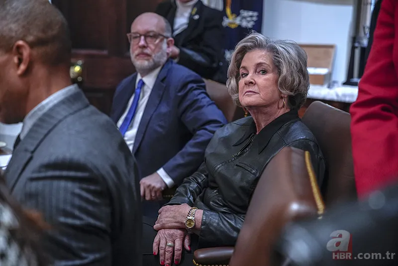 Trump'ın Özel Kalem Müdürü Wiles gündemi sarstı: Alkolik bir kişiliğe sahip! 9