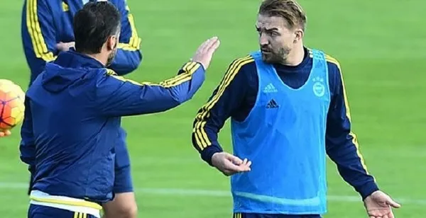 vitor-pereiranin-gelisi-akillara-caner-erkin-gerginligini-getirdi-caner-fenerbahceden-ayrilacak-mi-1625261607413.jpg Vitor Pereira'nın gelişi akıllara Caner Erkin gerginliğini getirdi: Caner Fenerbahçe'den ayrılacak mı? - 2