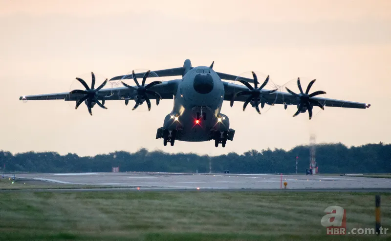 Afganistan'da neler oluyor? Taliban başkent Kabil'i ele geçirdi! İşte son durum 9