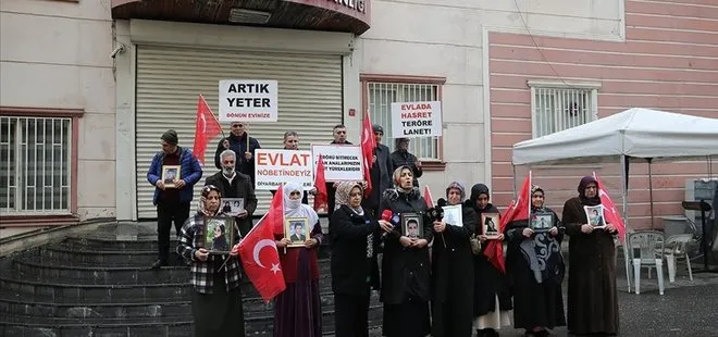 Diyarbakır anneleri yeni yılın ilk gününde de evlatları için nöbette