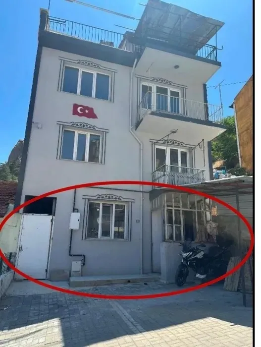 "Bukalemun" hainin inine girildi: 10 yıllık firar Afyonkarahisar'daki hücre evinde son buldu! 3 ayrı paravan ev - 3