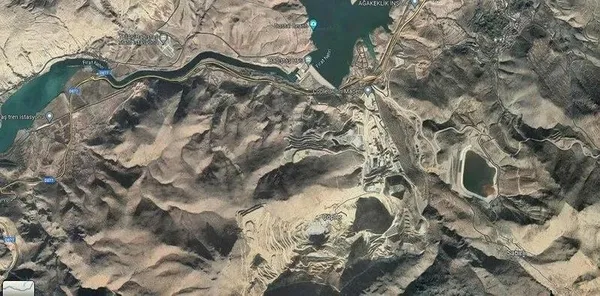 erzincanda-maden-faciasi-bakan-bakyraktar-6-isci-dere-yatagi-alaninda-3u-manganez-ocaginda-1708186231687.jpeg Erzincan’da maden faciası | Bakan Bakyraktar: 6 işçi dere yatağı alanında 3’ü manganez ocağında | Bilirkişi raporu ortaya çıktı - 7