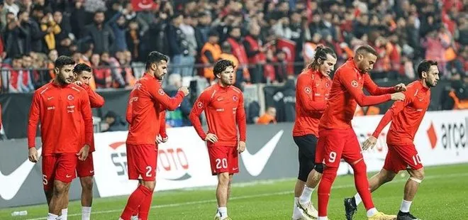 Fenerbahçe’ye Ferdi Kadıoğlu’ndan kötü haber! Milli yıldız İskoçya karşısında oynanan maçta sakatlandı