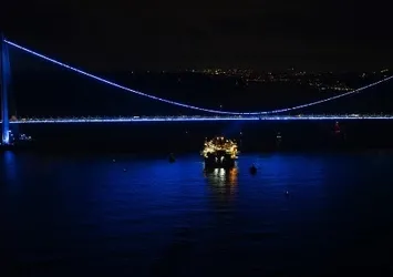 İstanbul Boğazı gemi trafiğine açıldı