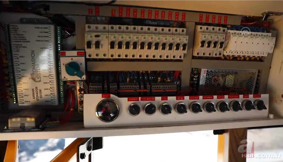 260 bin TL’ye aldığı okul otobüsüne 440 bin lira harcadı! 7 ayda öyle bir hale geldi ki… Son halini görünce sattığı aracı geri istedi 4