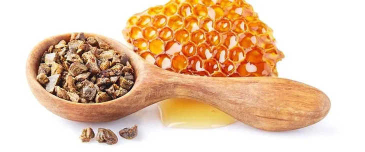 Babaanne ilacı: 1 kaşığı binbir derde deva! Öksürüğü anında kesiyor...