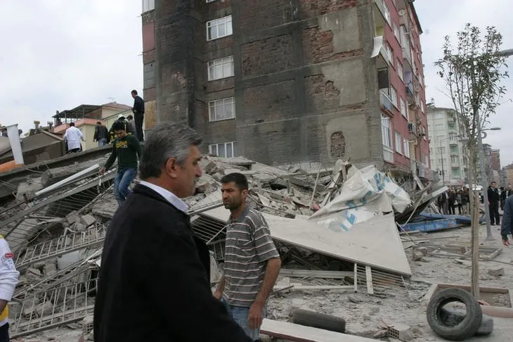 Malatya’da 7 katlı bina çöktü