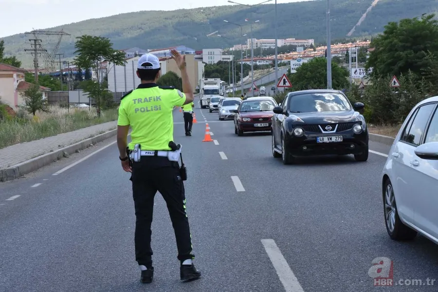 1 Mayıs trafiğe kapalı ve açık yollar listesi 2024 | Taksim ve İstiklal Meydanı trafiğe kapandı mı? İşte çarşamba günü alternatif yollar... 2