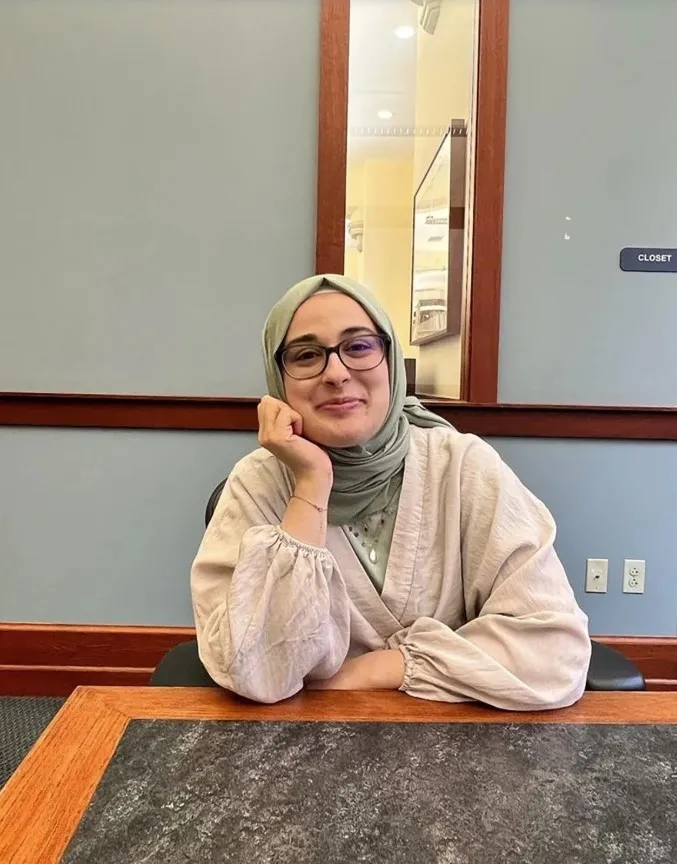 amerikan-basin-turk-ogrenci-rumeysa-ozturk-2400-km-uzaga-goturuldu-yolda-astim-krizi-gecirdi-1743334368101.jpg Rümeysa Öztürk (Arşiv)