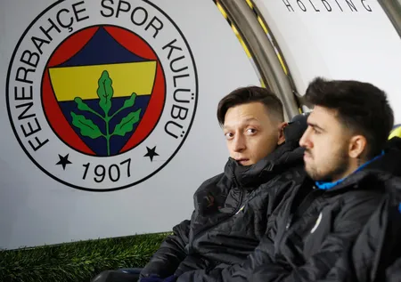 Fenerbahçe'de sıcak gelişme! Mesut Özil ve Ozan Tufan neden kadro dışı kaldı?