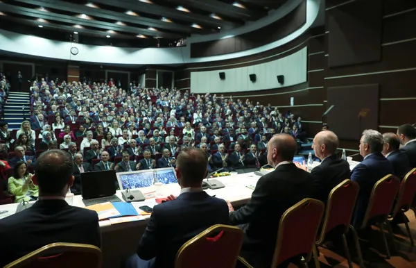 son-dakika-baskan-erdogandan-ak-parti-genisletilmis-il-baskanlari-toplantisinda-onemli-aciklamalar-1655386306353.jpg Son dakika: Başkan Erdoğan'dan AK Parti Genişletilmiş İl Başkanları Toplantısı'nda önemli açıklamalar - 5