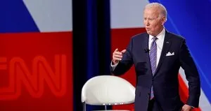 Joe Biden tuhaf hareketlerine devam ediyor!