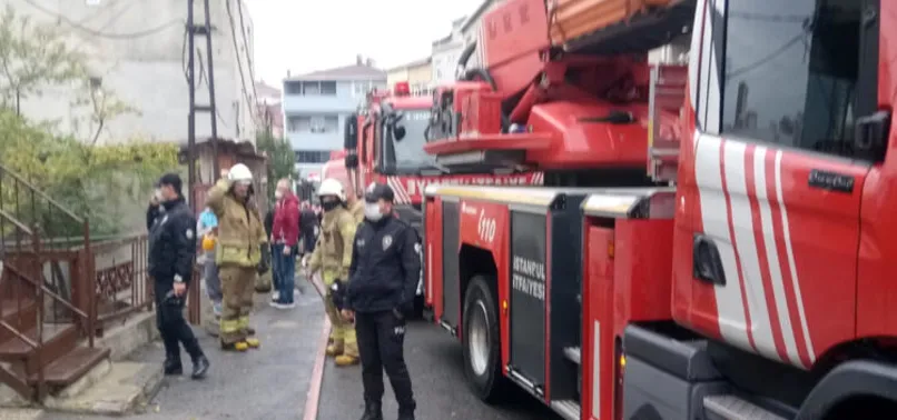 İstanbul'da 3 katlı binada yangın paniği