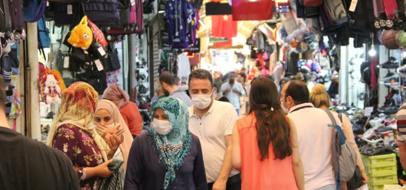 Hatay'da kısıtlama öncesi tarihi çarşı hareketlendi