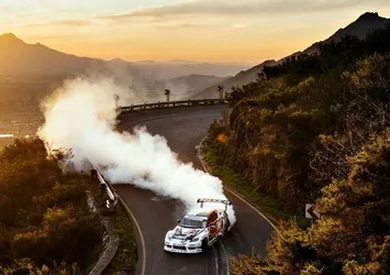 Cape Town’da nefes kesen drift gösterisi