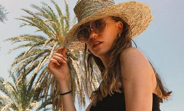 Serenay Sarıkaya’nın şoförü kaza yaptı