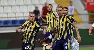 Skrtel, Kjaer’den şikayetçi