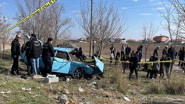 konyada-dehset-otomobil-otobus-duragina-daldi-olu-ve-yaralilar-var-1710837566055.jpeg Konya'da dehşet! Otomobil otobüs durağına daldı | Ölü ve yaralılar var - 1