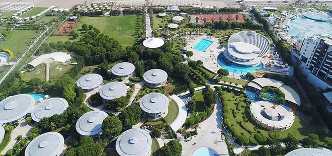Antalya’da lüks villada mesafeli tatilin geceliği 10 bin euro