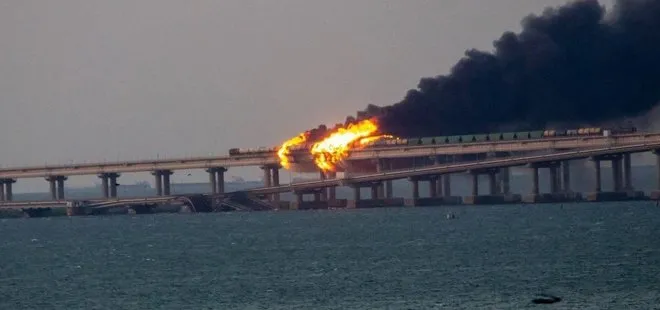 Kırım Köprüsü nerede? Kerç Köprüsü’nde patlama mı oldu? Alevler metrelerce yükseldi! Petrol yüklü bir trendeki tankerlerde...