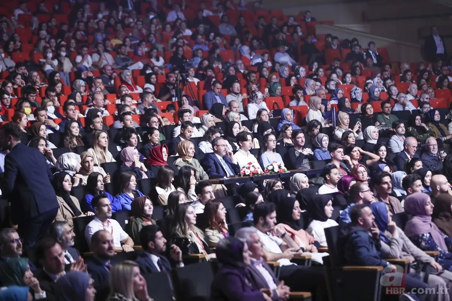 Bakan Kasapoğlu Yunus Emre anısına şiir okudu 8