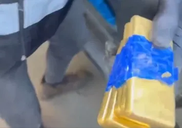 Hakkari'de 221 kilo kaçak külçe altın ele geçirildi! Arabanın içine zula yaptılar...