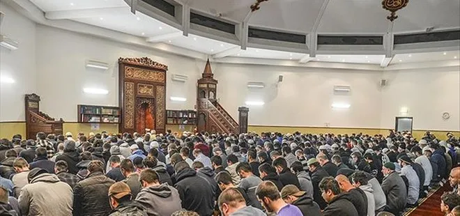 Avustralyalı Müslümanlar ilk teravih namazı için camileri doldurdu