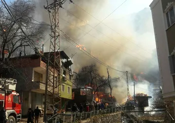 Son dakika: Artvin'de korkutan yangın! İçişleri Bakanlığı'ndan Artvin'deki yangın hakkında flaş açıklama