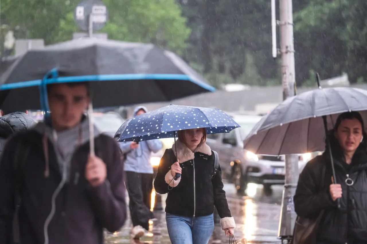 Hafta sonu ülke geneli yağışlı! Çöl tozu çekiliyor, yerine yeni sistem geliyor