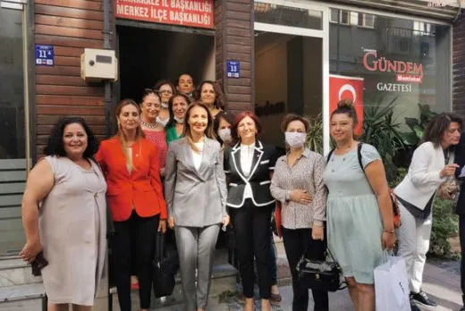 CHP'li Aylin Nazlıaka'nın iddiası yalanlandı! O şoför konuştu: "40 yıllık CHP'liyim..." - 1