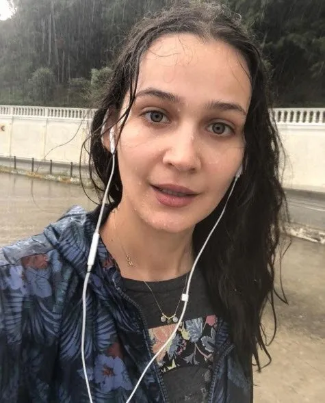 fahriye evcen in dogal guzelligi hayran birakti paylasimina begeni yagdi