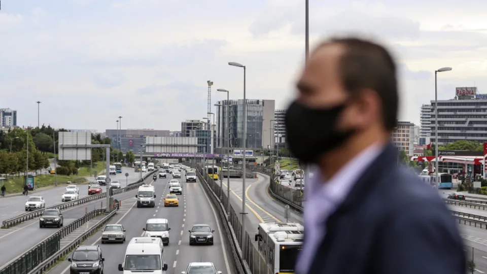 Sokağa çıkma kısıtlaması sonrası İstanbul'da ilk iş günü! Böyle görüntülendi