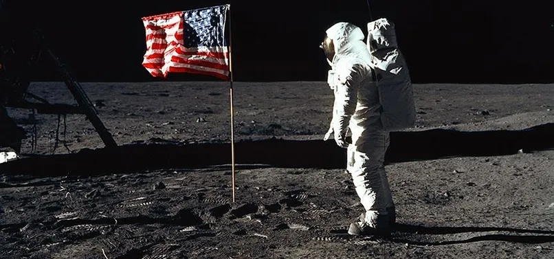 Ay'a ayak basan son astronot Gene Cernan öldü