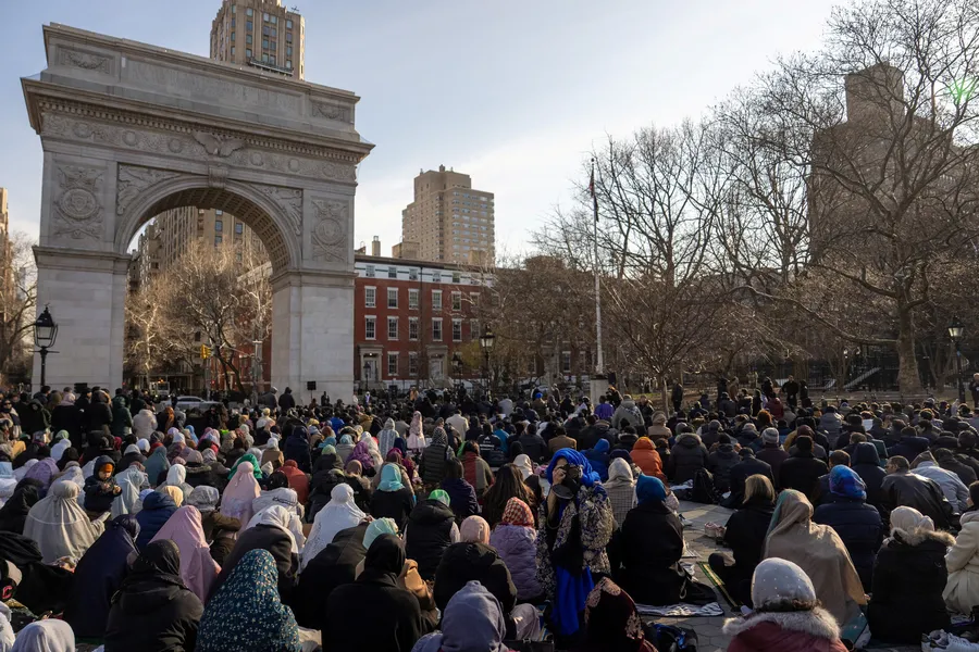 abd-sokaklarinda-ramazan-bayrami-coskusu-camiler-doldu-tasti-1774022862210.jpg ABD sokaklarında ramazan bayramı coşkusu! Camiler doldu taştı - 6
