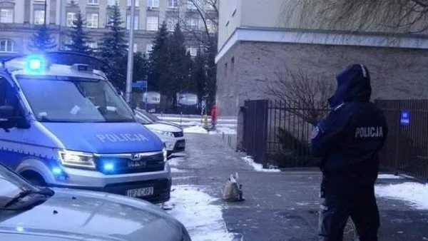 Türkiye'nin Varşova Büyükelçilik binasına molotoflu saldırı! Büyükelçi Cengiz Kamil Fırat A Haber'e açıkladı - 6